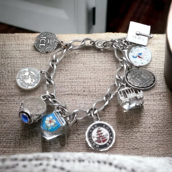 Vintage STERLING charm bracelet - Picture 2 of 11